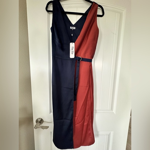 Chi Chi London Sherry Dress Size :Uk 8 ,Small - Picture 4 of 5